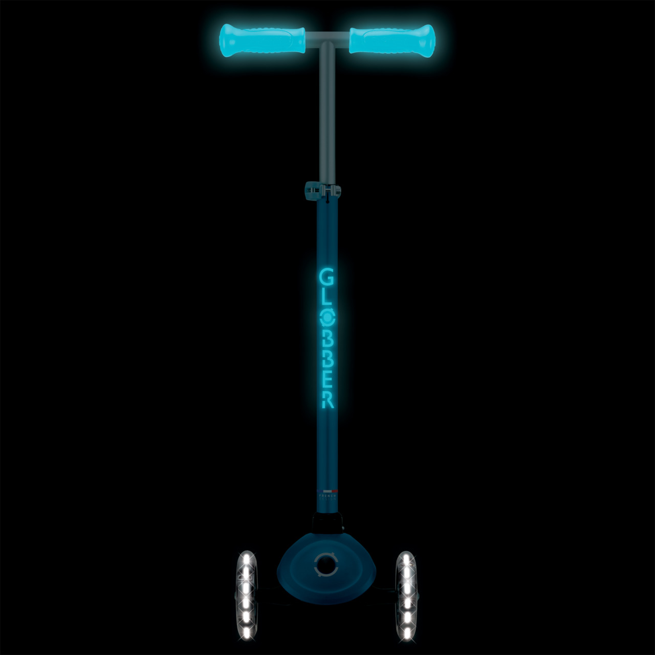 04 443 100 Glow In The Dark Scooter With Steering Lock