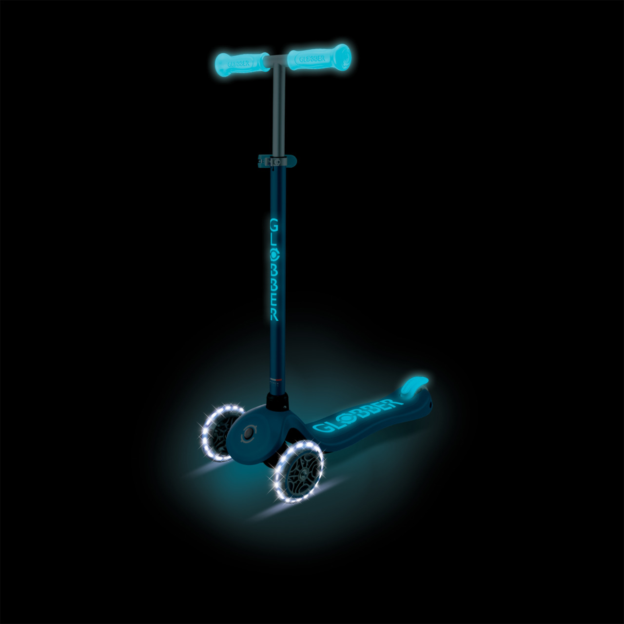 08 443 100 Adjustable Glow In The Dark Scooter